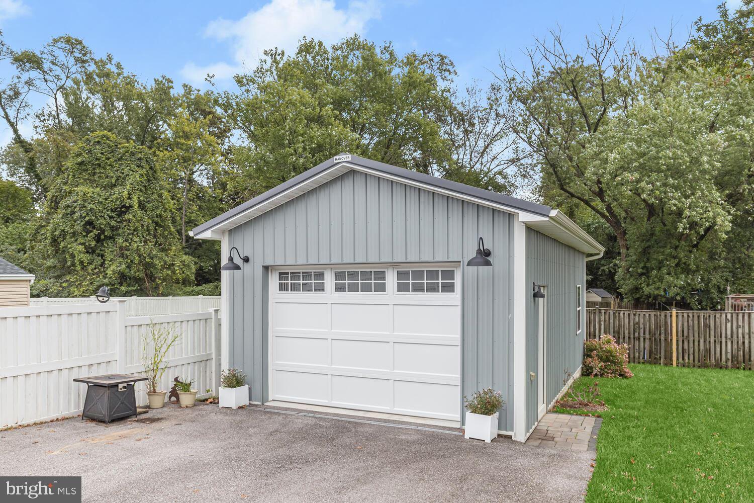 OAK SPRINGS - Residential