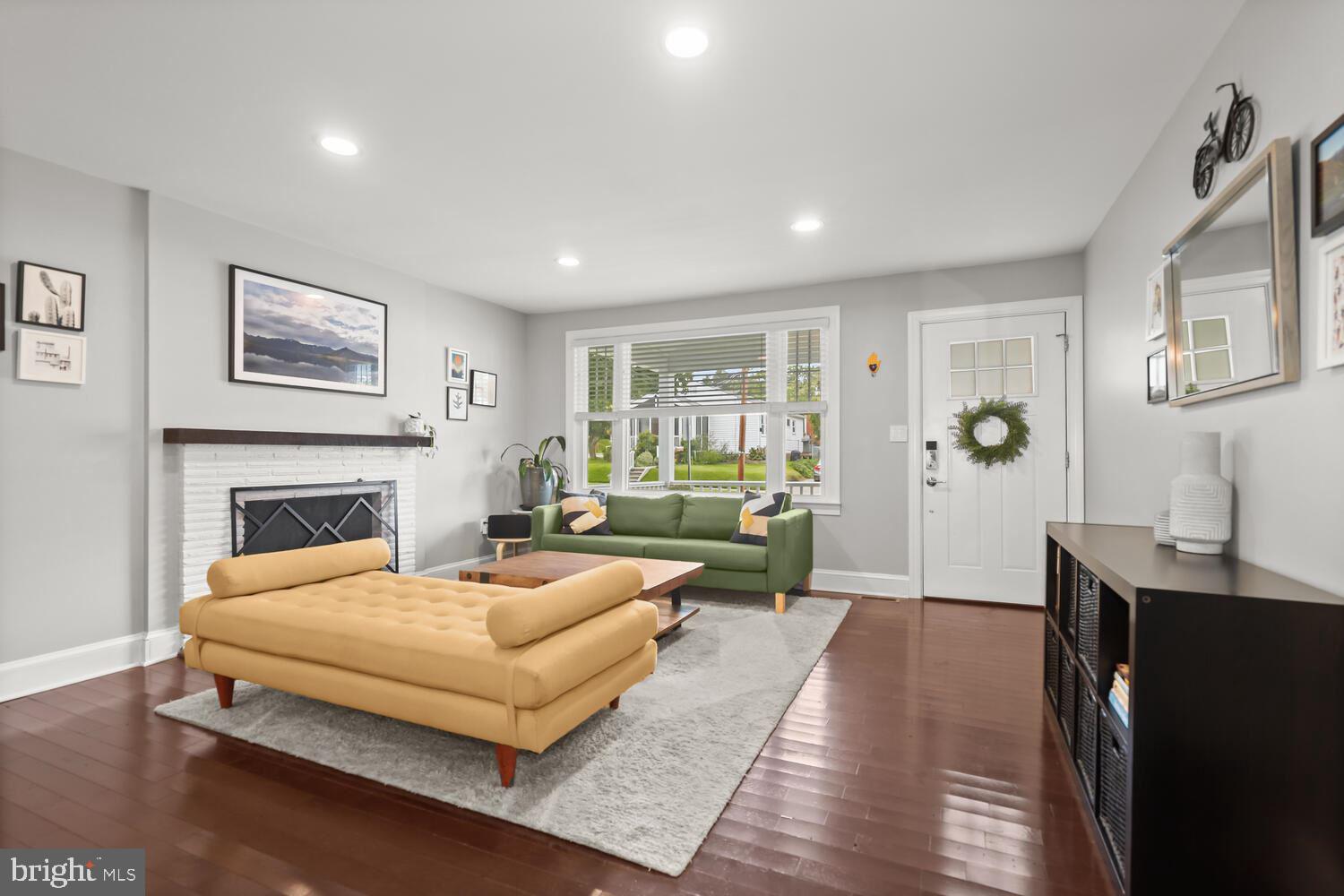 OAK SPRINGS - Residential