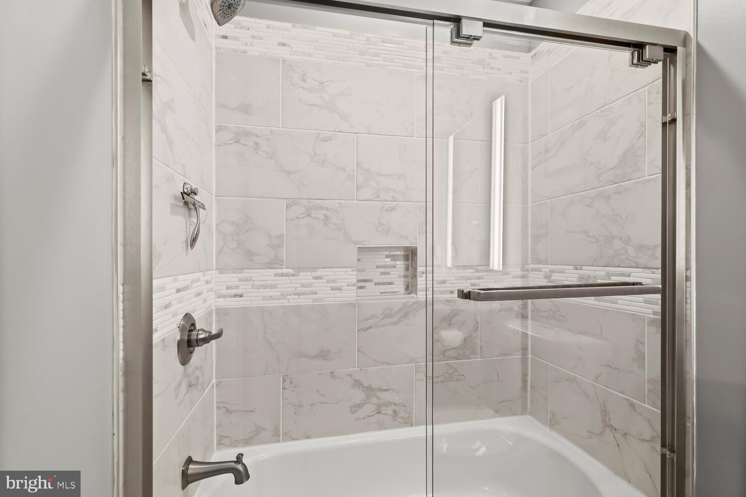 OAK SPRINGS - Residential