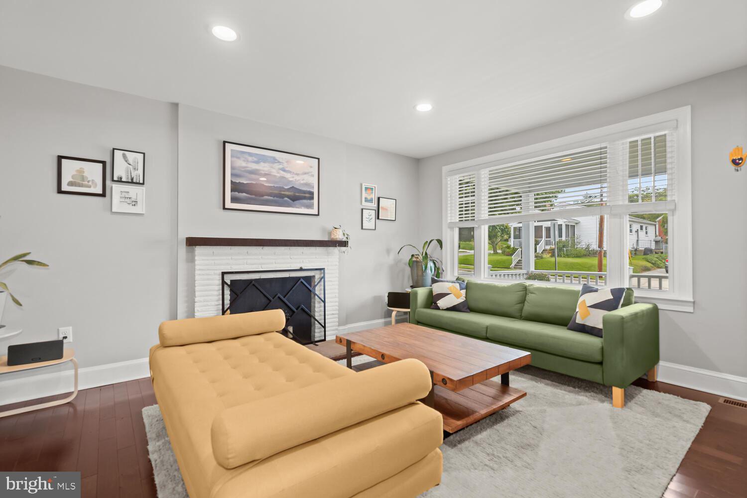 OAK SPRINGS - Residential