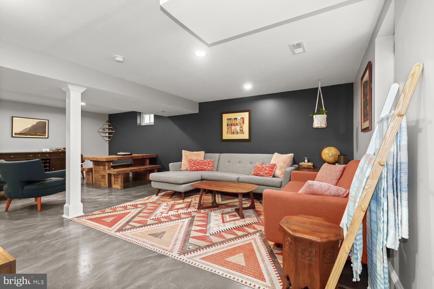 OAK SPRINGS - Residential