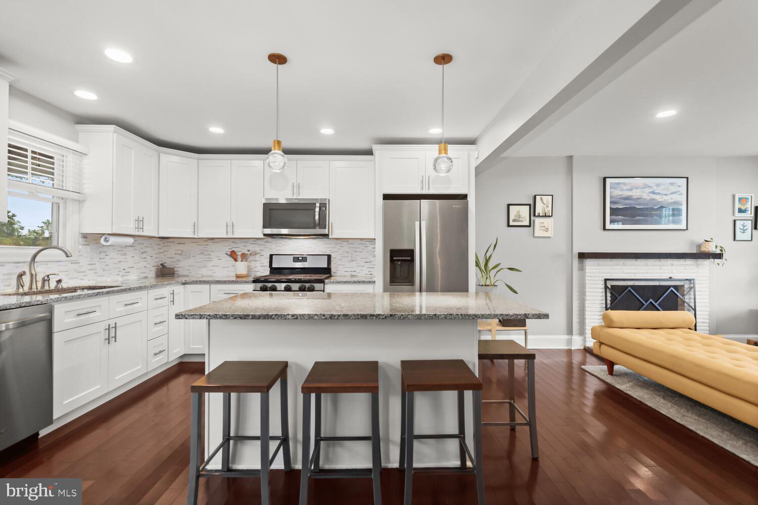 OAK SPRINGS - Residential