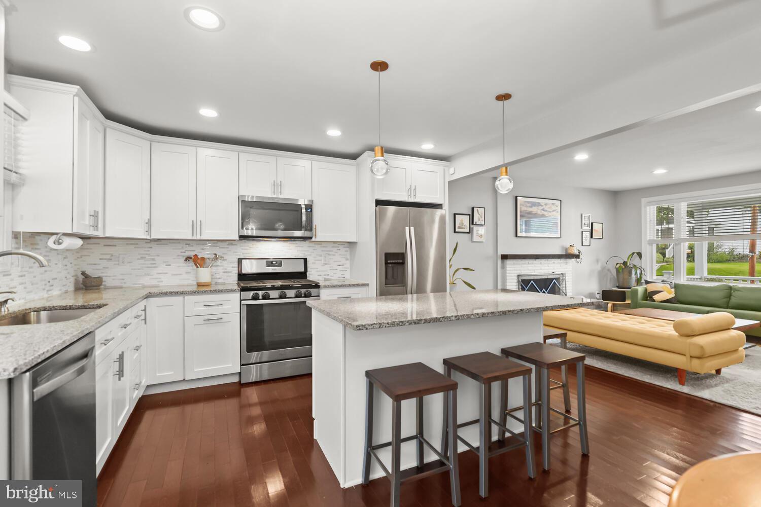 OAK SPRINGS - Residential