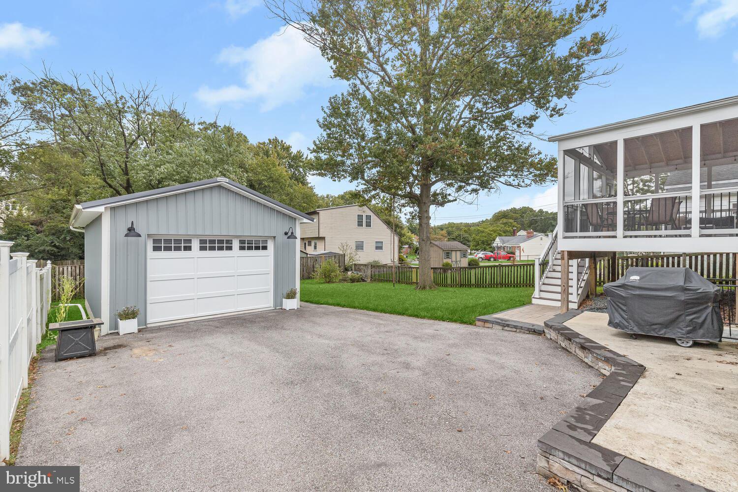 OAK SPRINGS - Residential