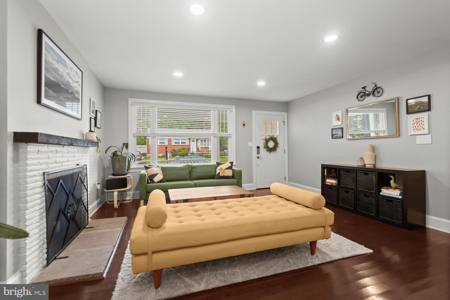 OAK SPRINGS - Residential