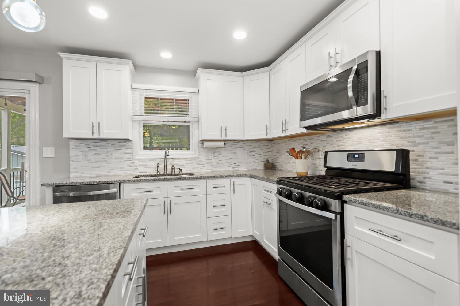 OAK SPRINGS - Residential