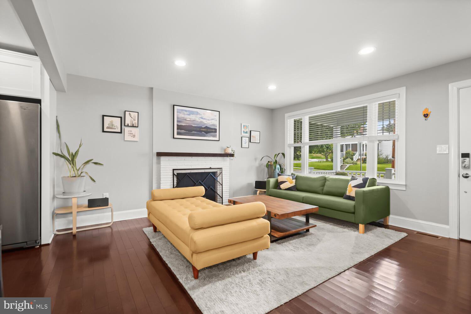 OAK SPRINGS - Residential