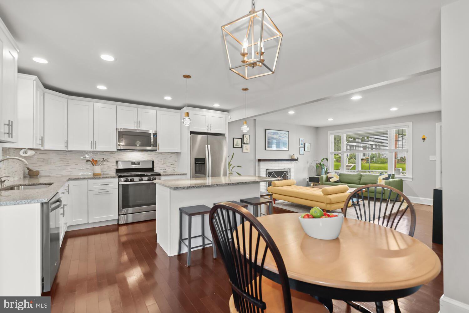 OAK SPRINGS - Residential