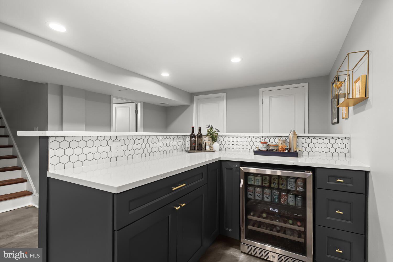 OAK SPRINGS - Residential