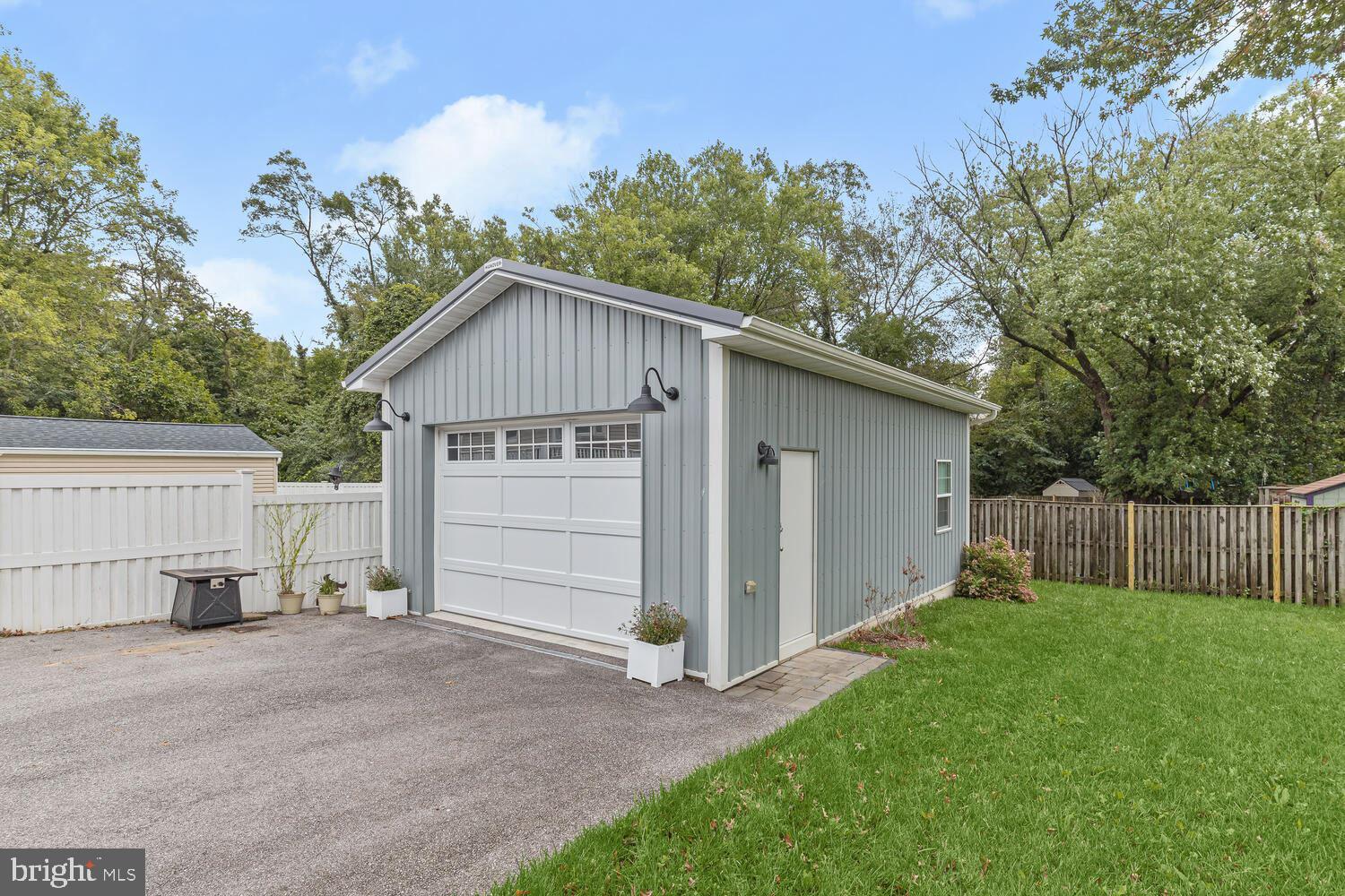 OAK SPRINGS - Residential