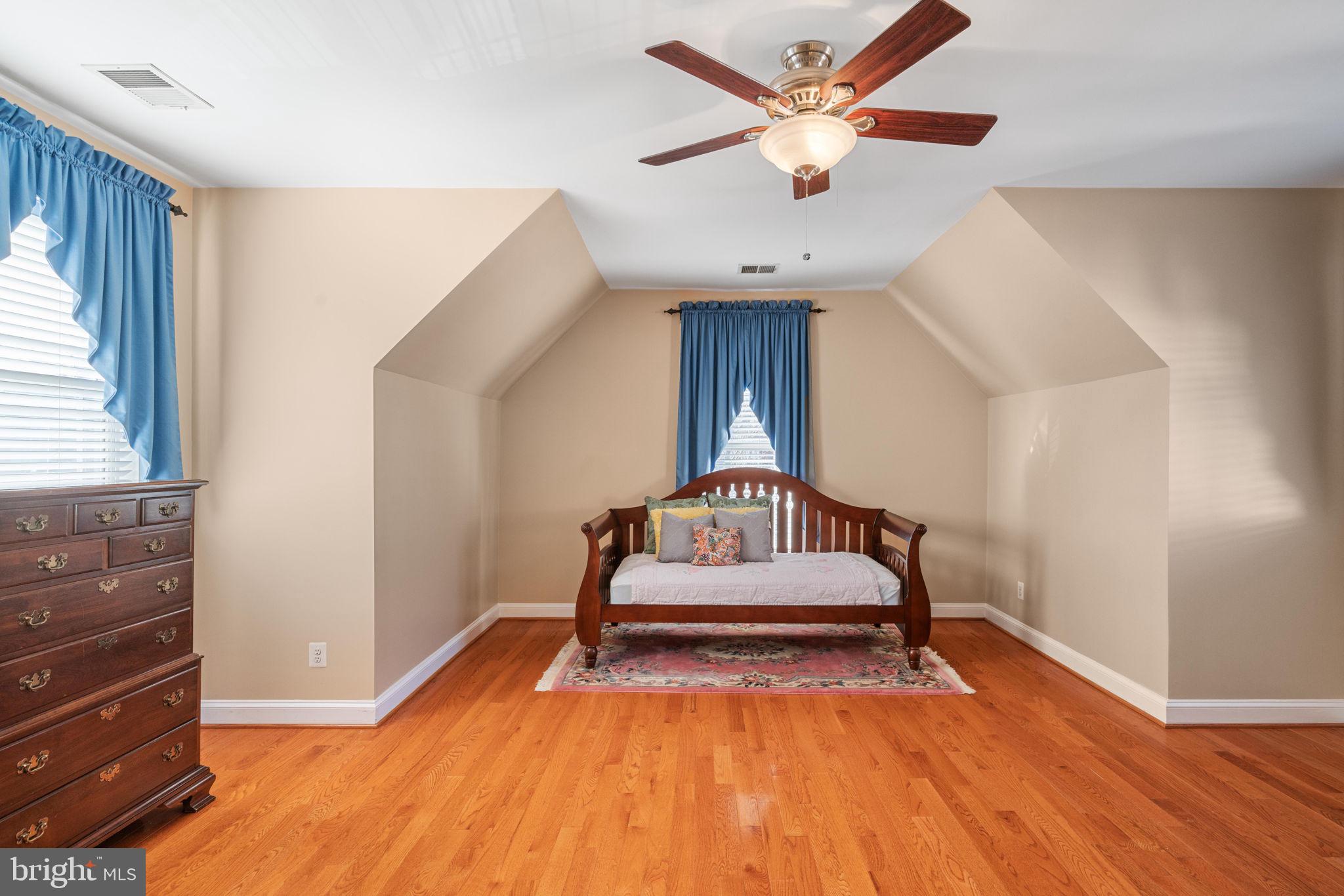 LAUREL HILL - Residential