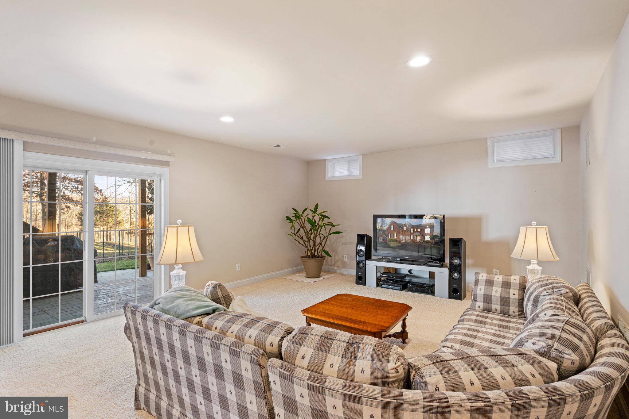 LAUREL HILL - Residential