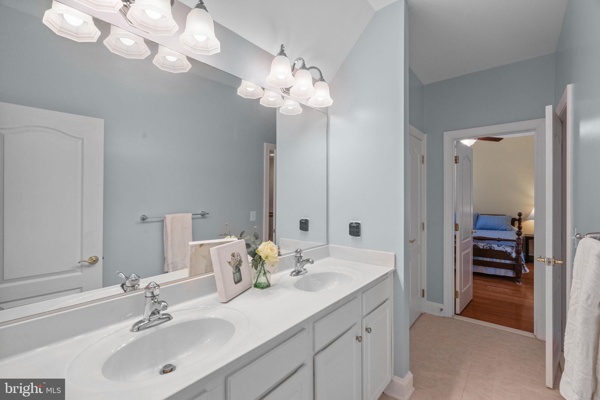 LAUREL HILL - Residential