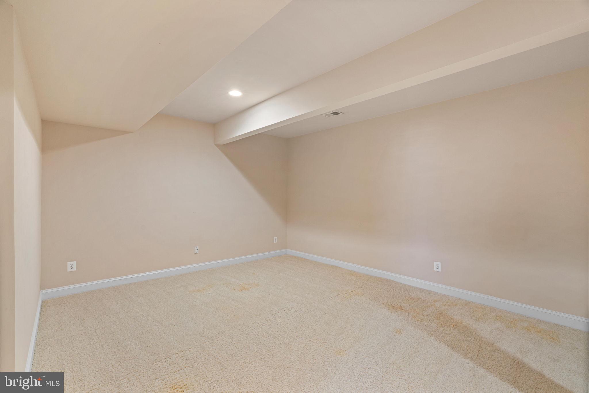 LAUREL HILL - Residential