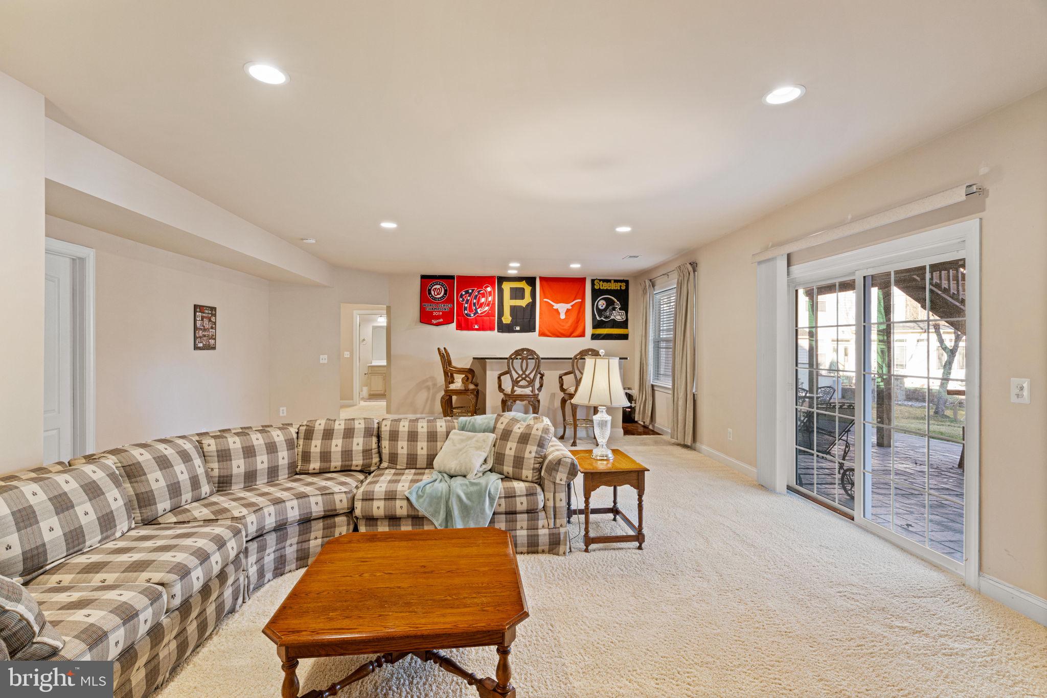 LAUREL HILL - Residential