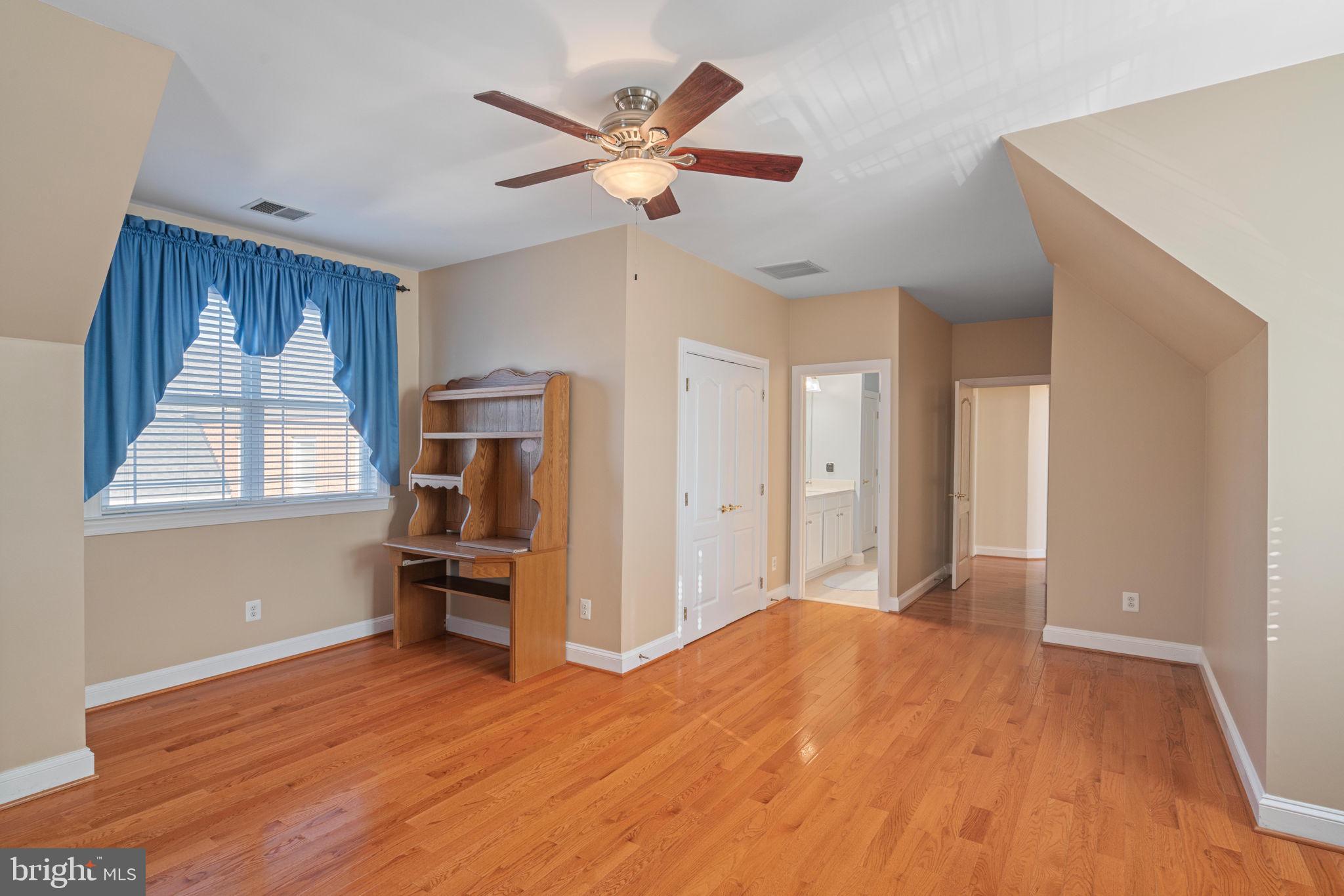 LAUREL HILL - Residential