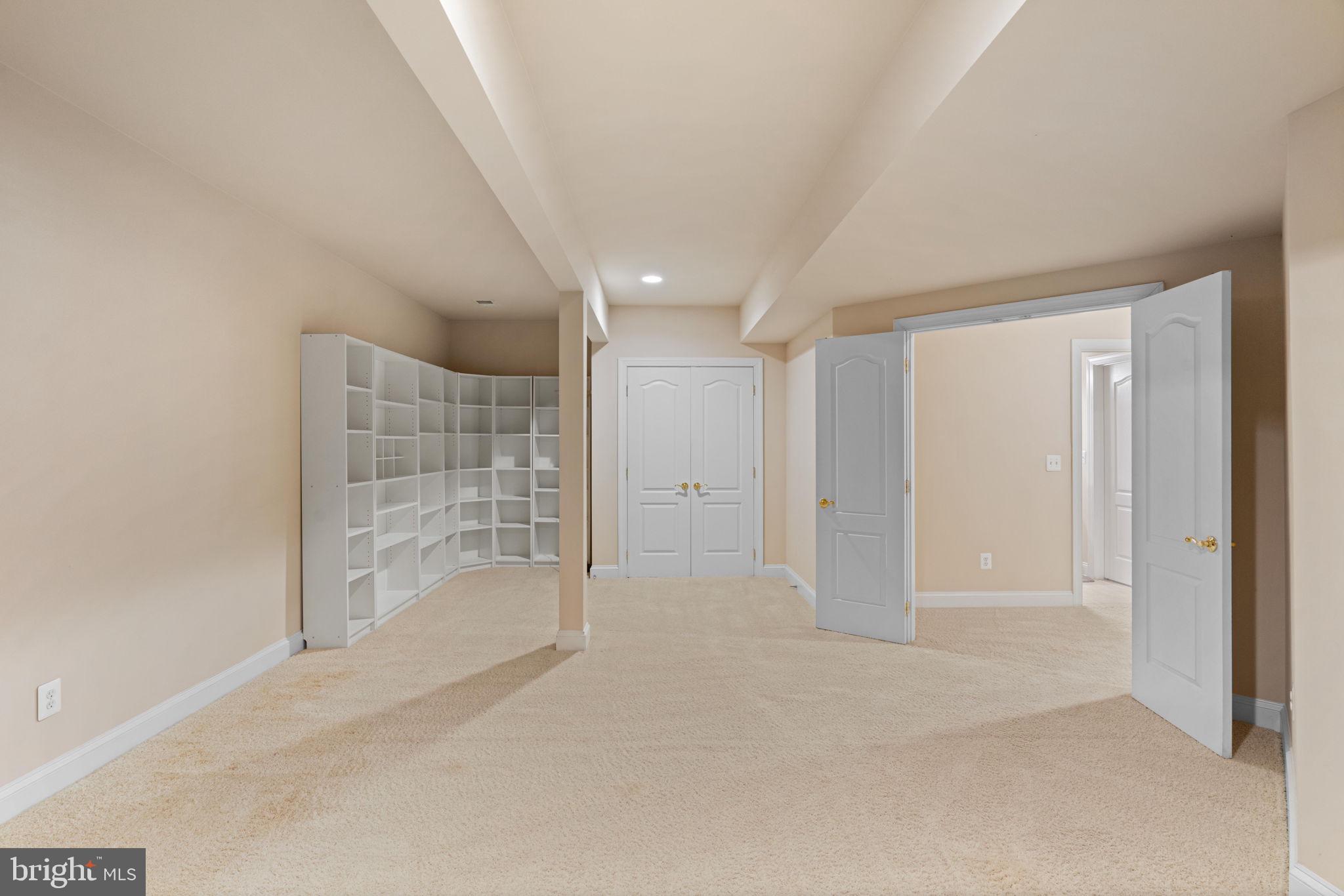 LAUREL HILL - Residential