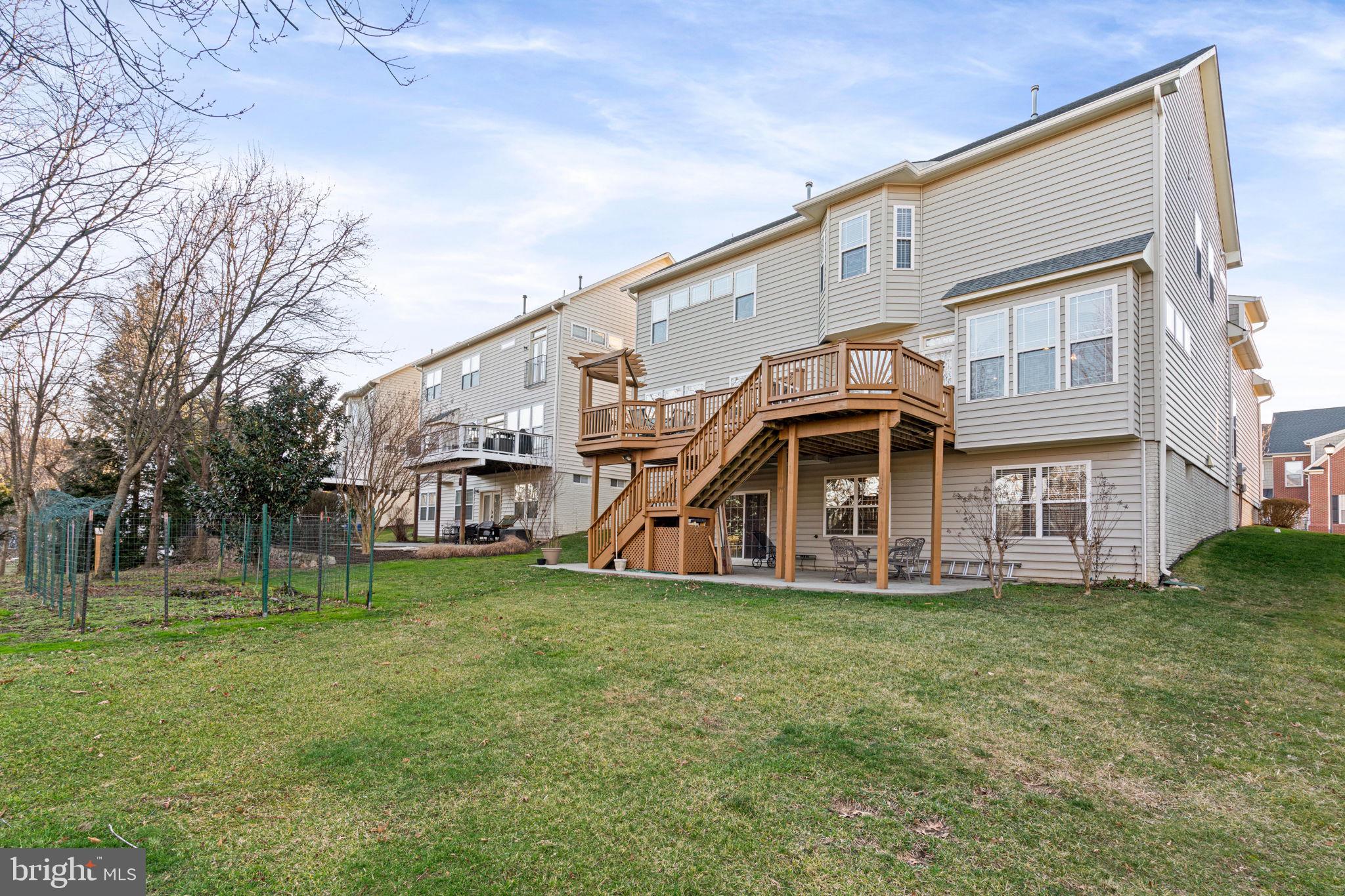 LAUREL HILL - Residential