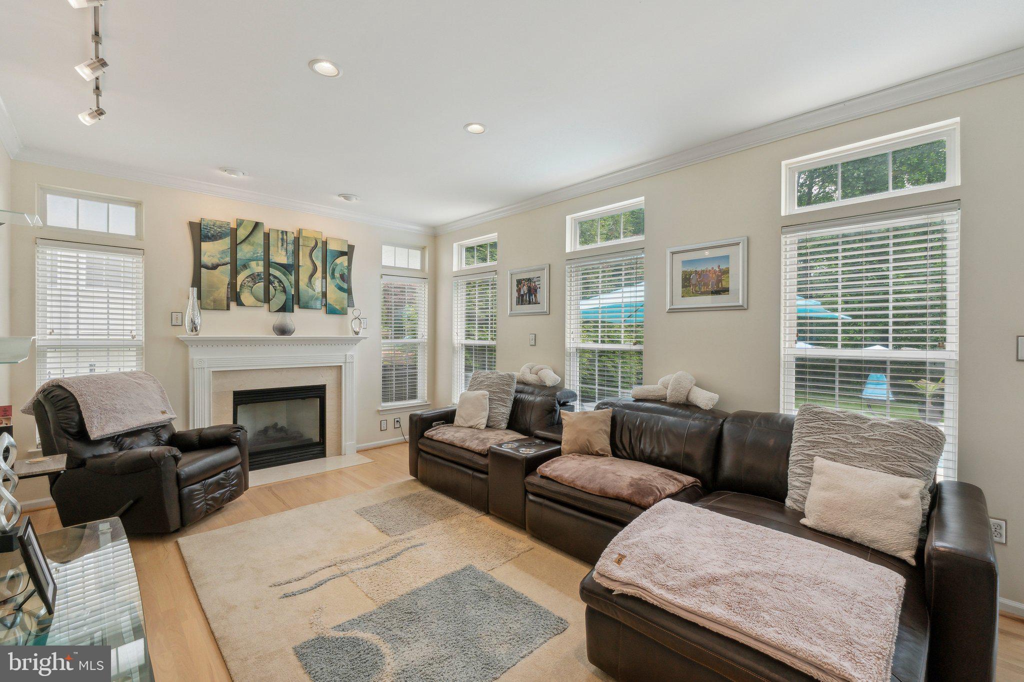 KINGSVIEW RIDGE - Residential