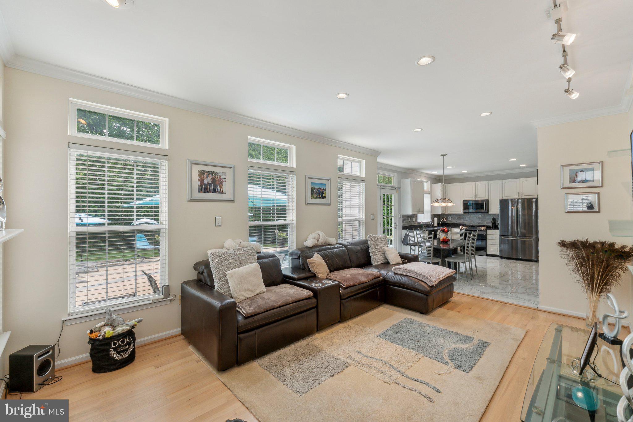 KINGSVIEW RIDGE - Residential