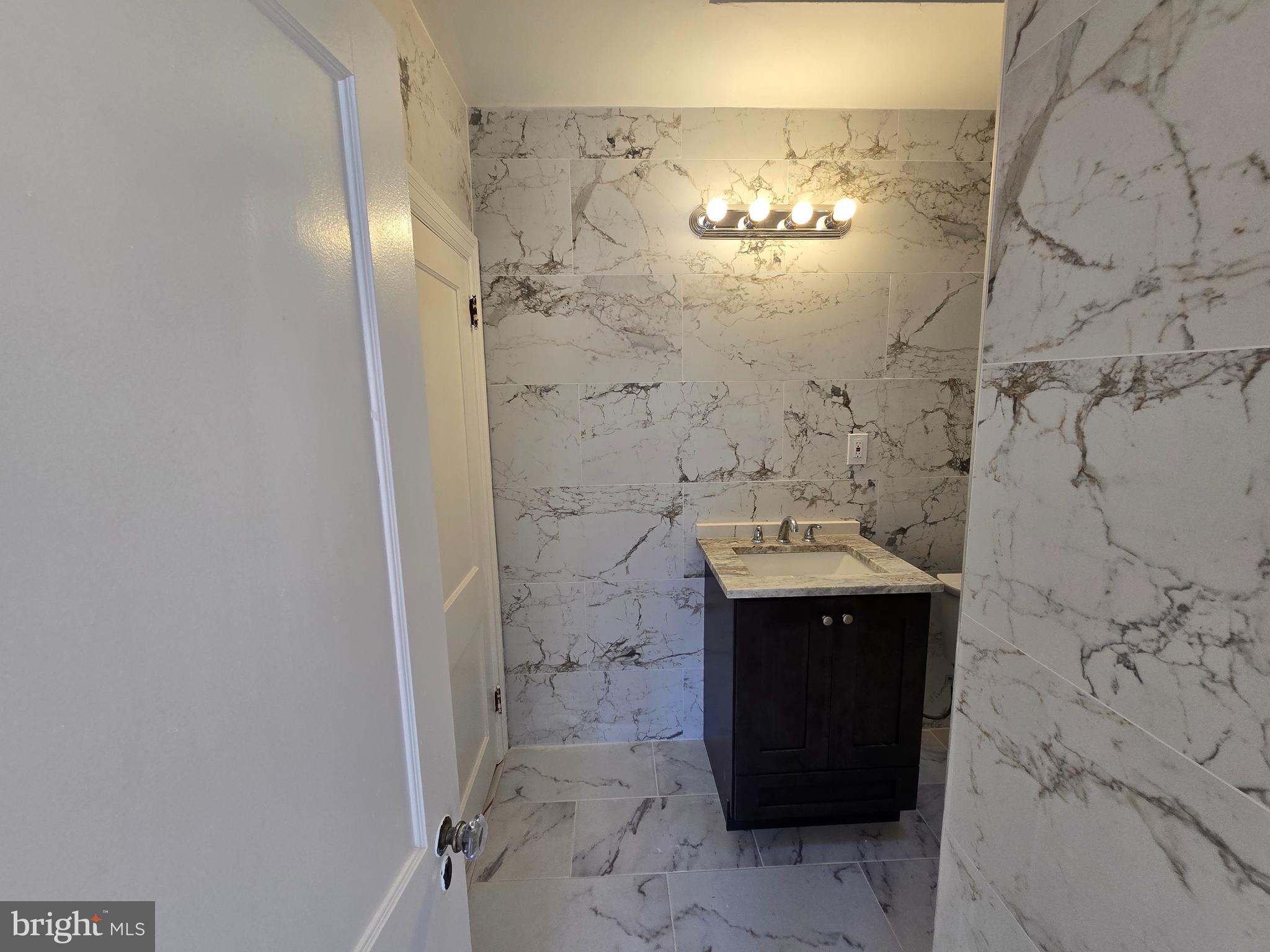 LAWNCREST - Residential