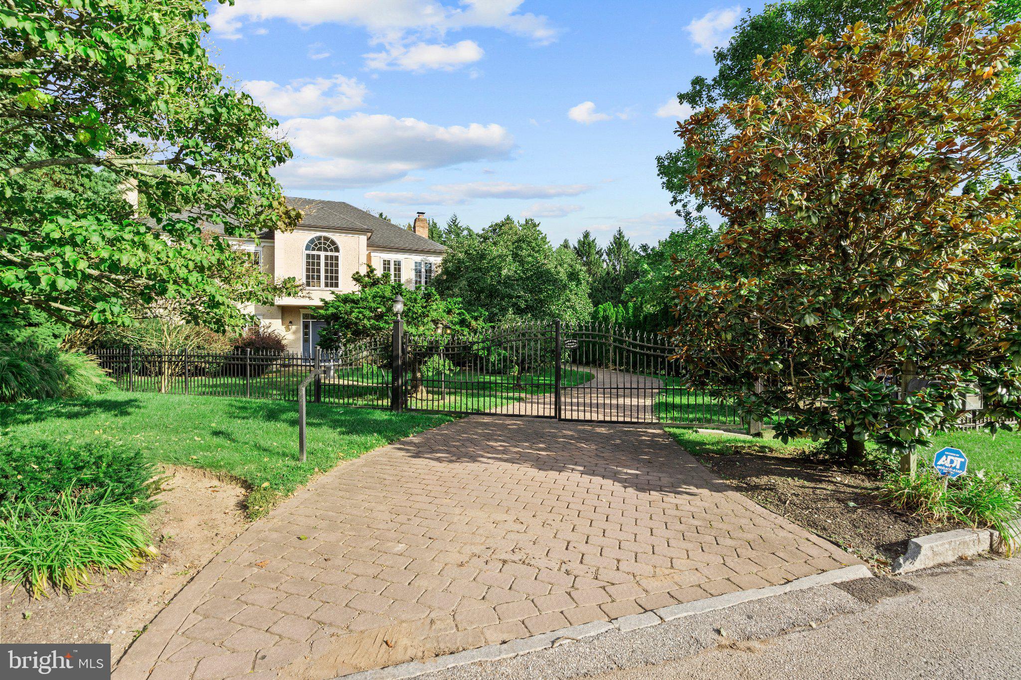 759 APPLEGATE LANE