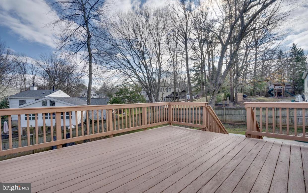 GLENBROOKE WOODS - Residential Lease