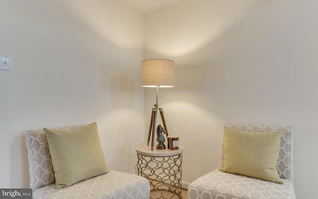 GLENBROOKE WOODS - Residential Lease