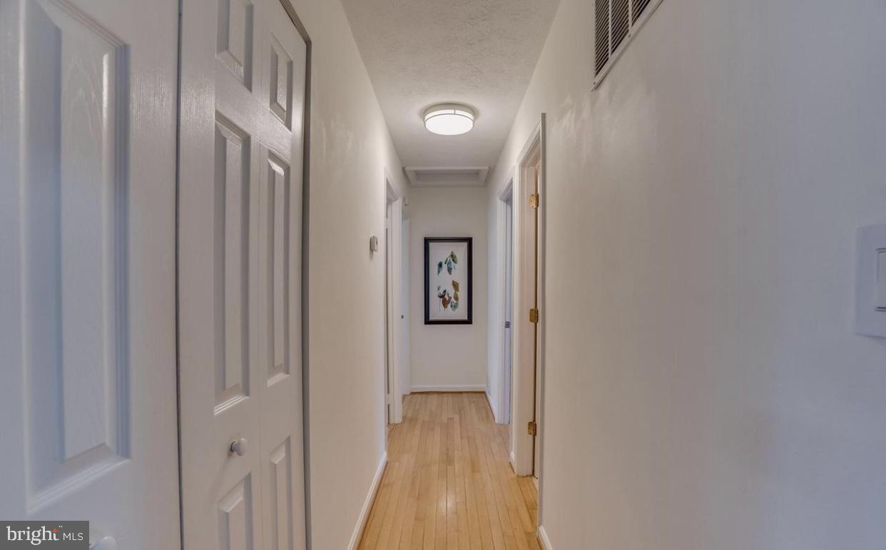 GLENBROOKE WOODS - Residential Lease