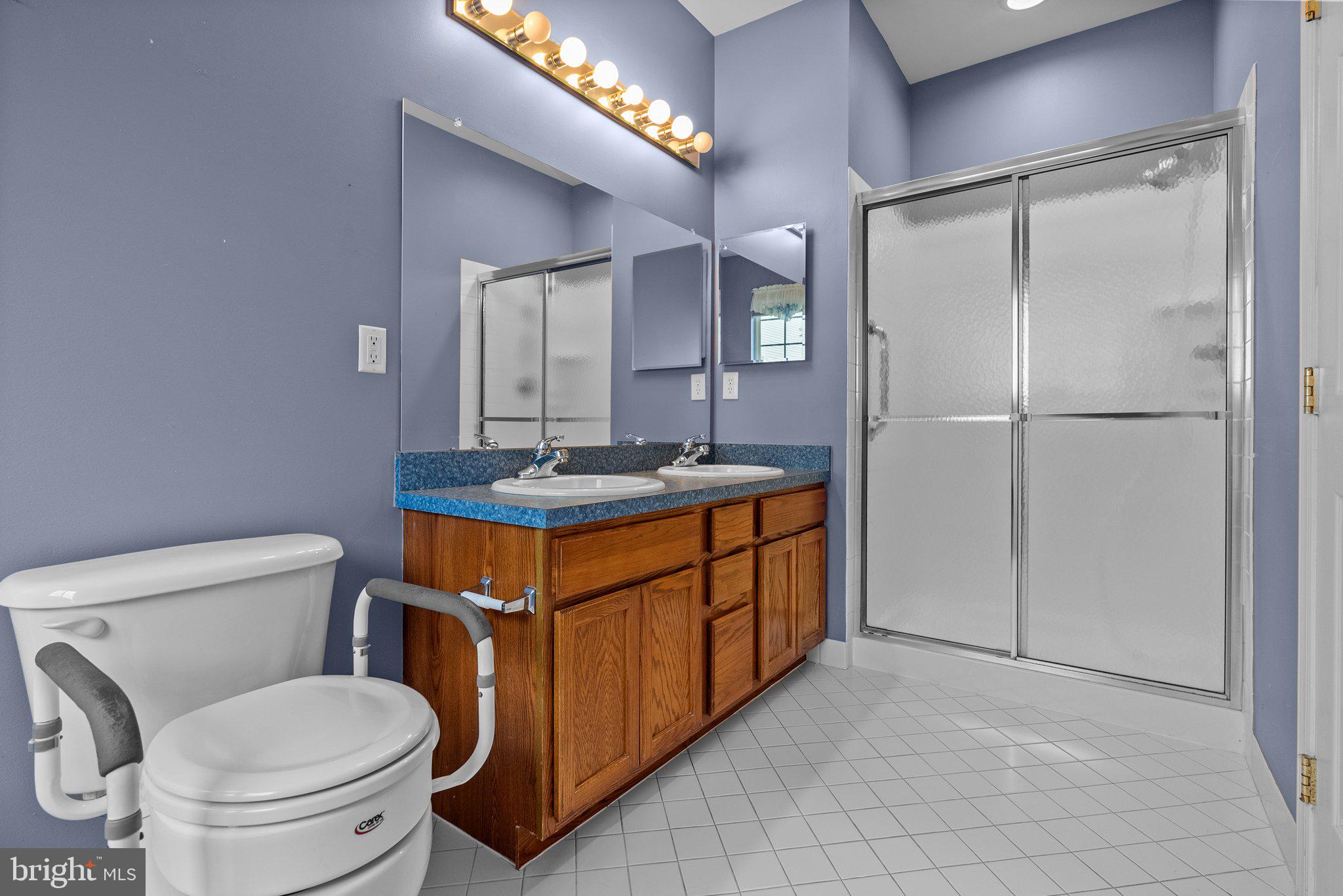 HERITAGE CR ESTS - Residential