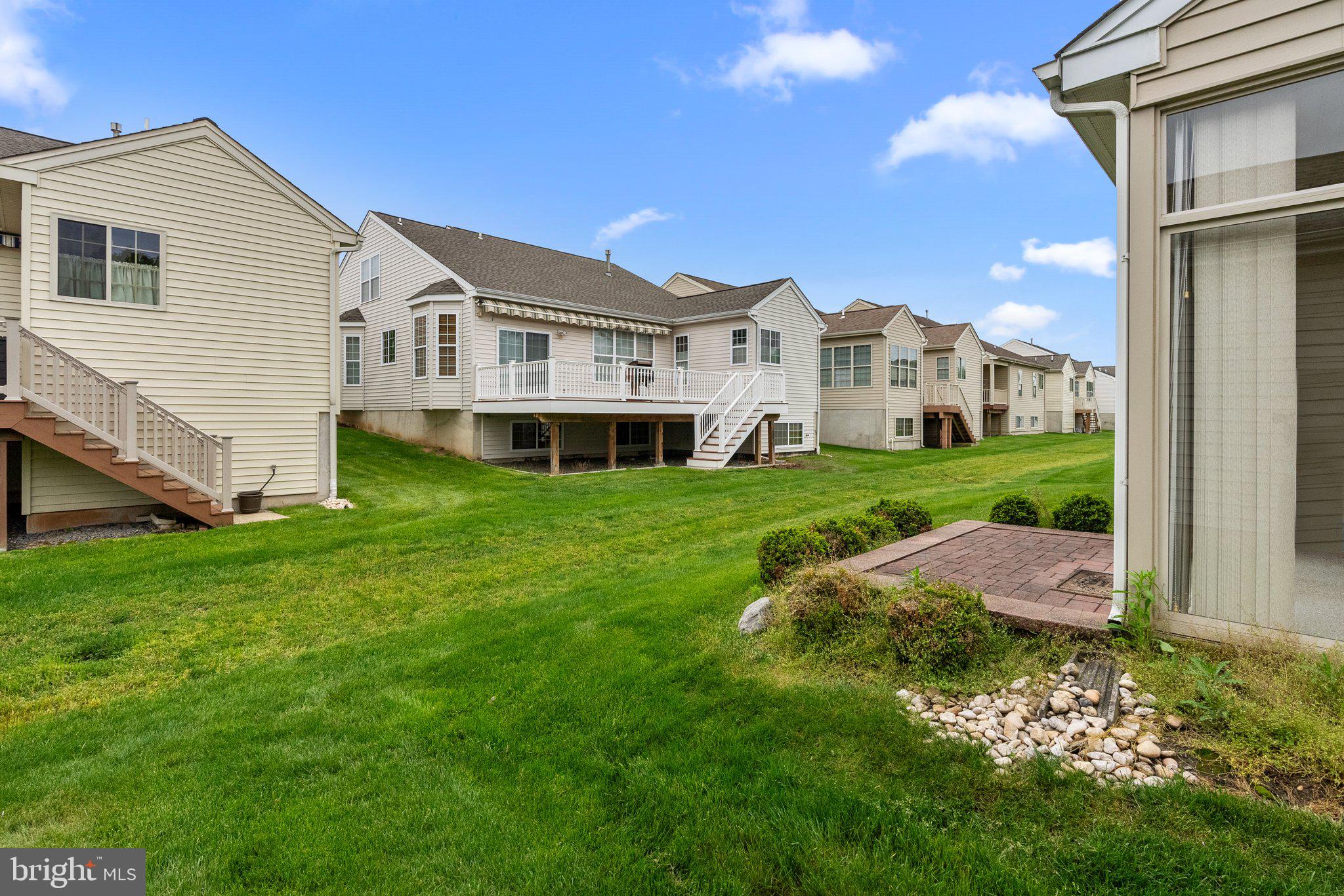 HERITAGE CR ESTS - Residential