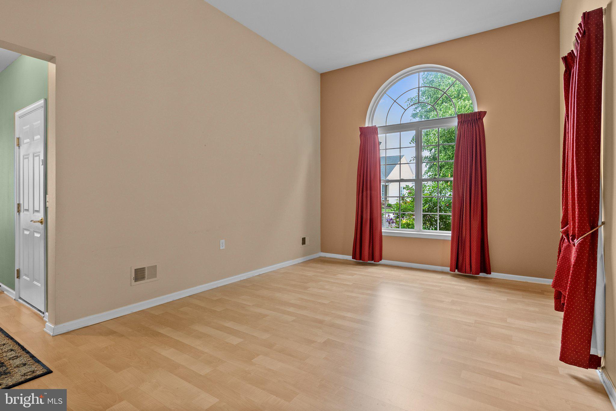 HERITAGE CR ESTS - Residential