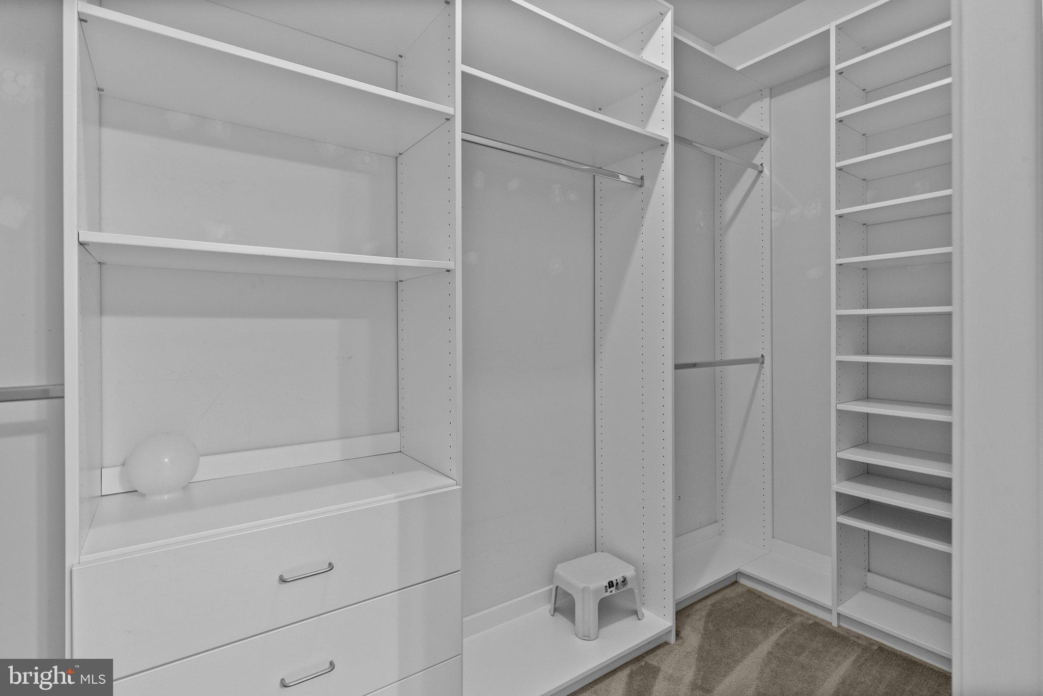 HERITAGE CR ESTS - Residential