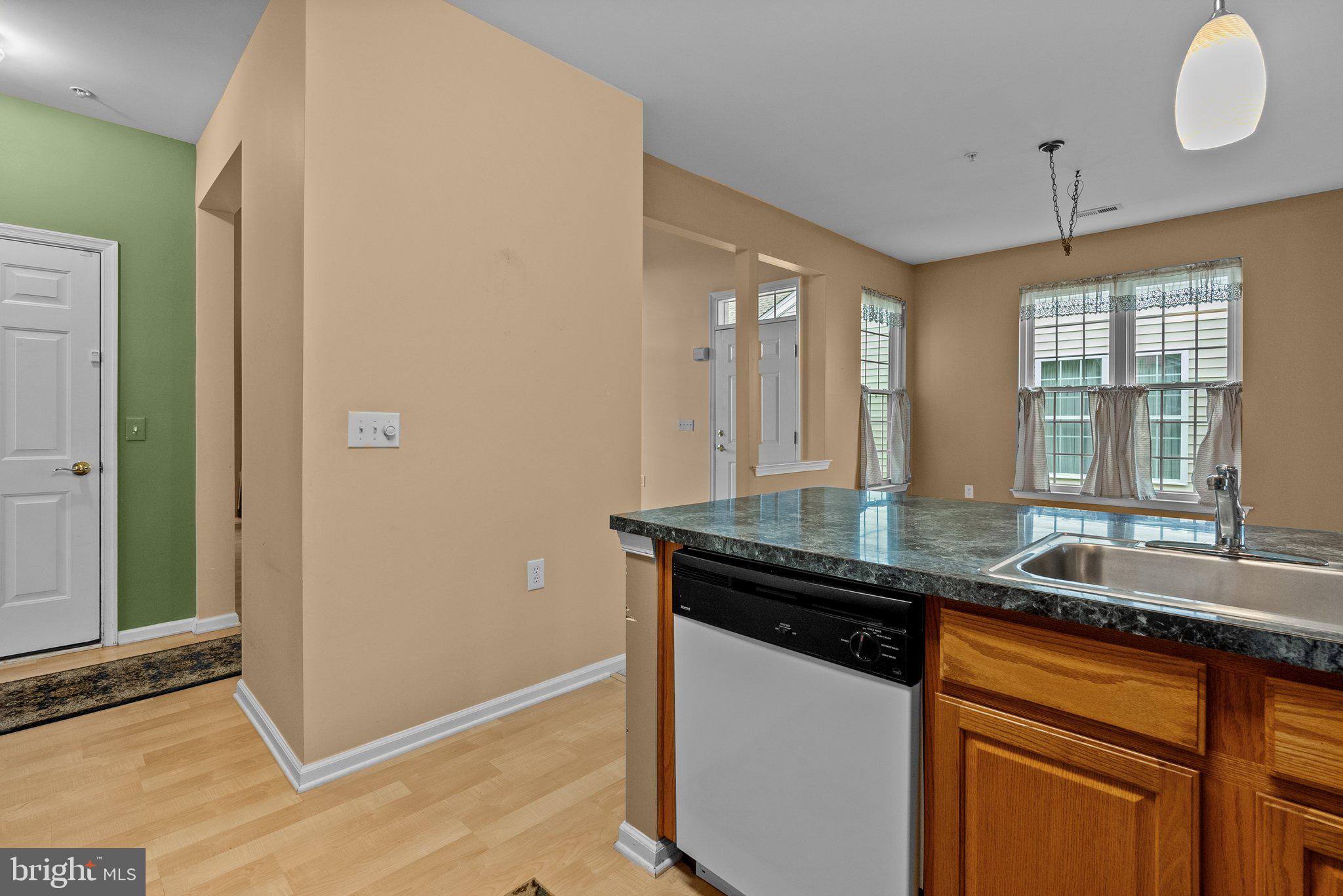 HERITAGE CR ESTS - Residential