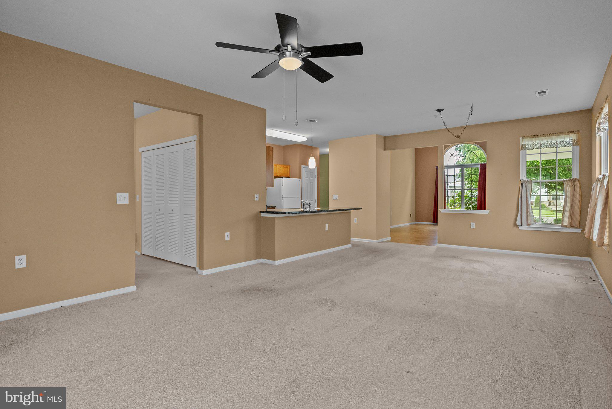 HERITAGE CR ESTS - Residential