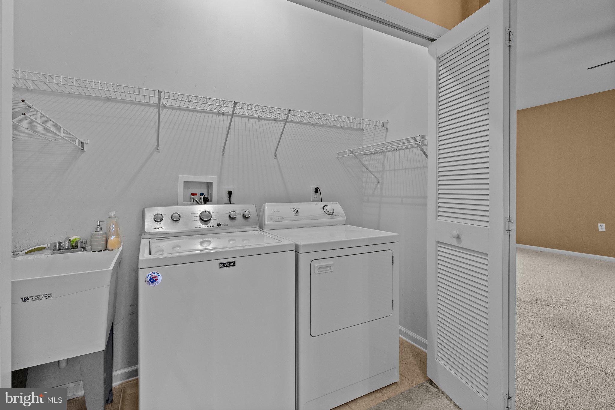 HERITAGE CR ESTS - Residential