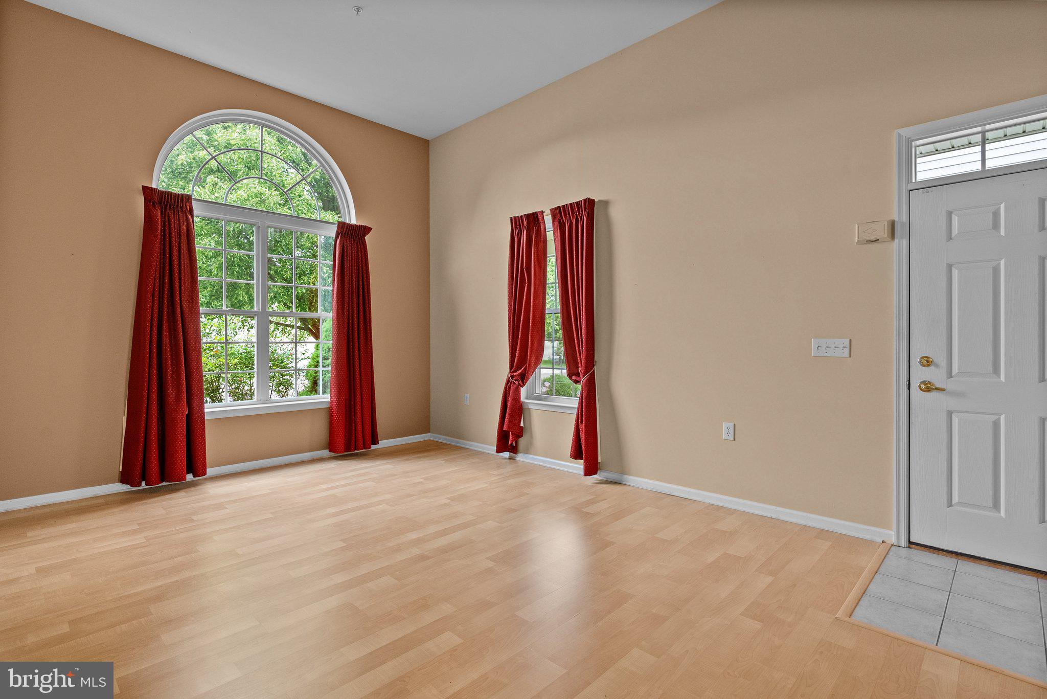 HERITAGE CR ESTS - Residential