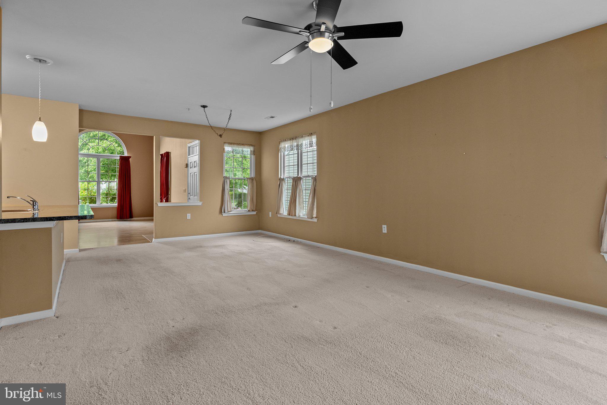 HERITAGE CR ESTS - Residential