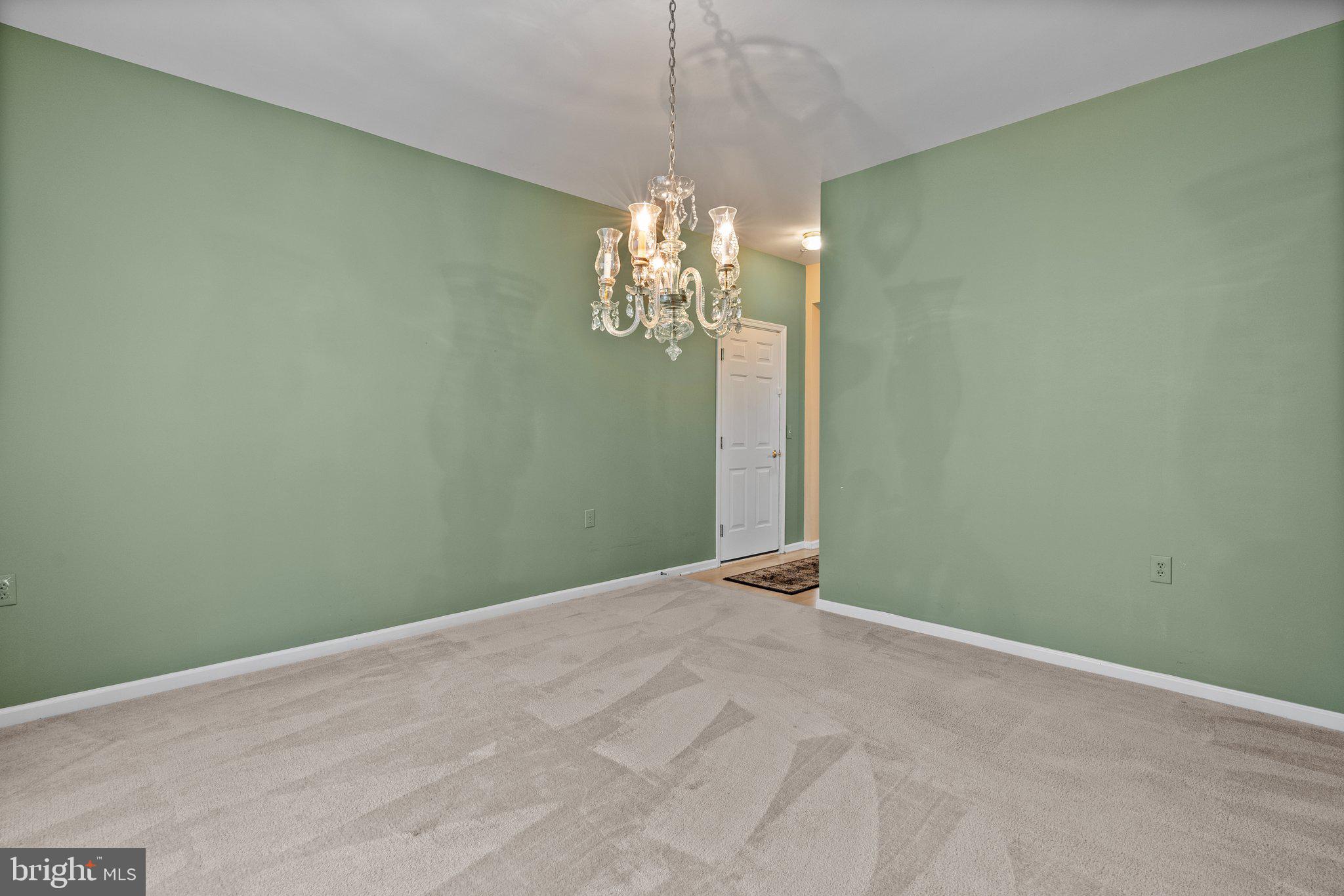 HERITAGE CR ESTS - Residential