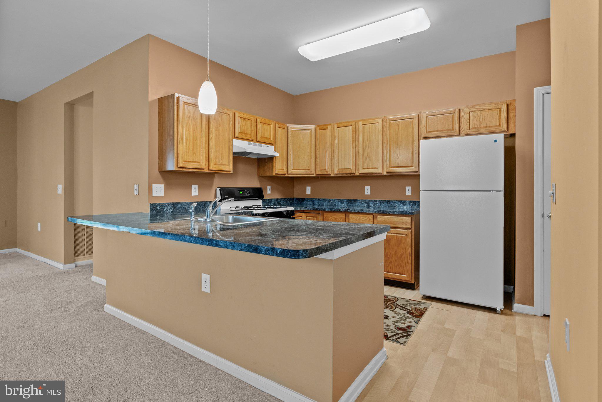 HERITAGE CR ESTS - Residential