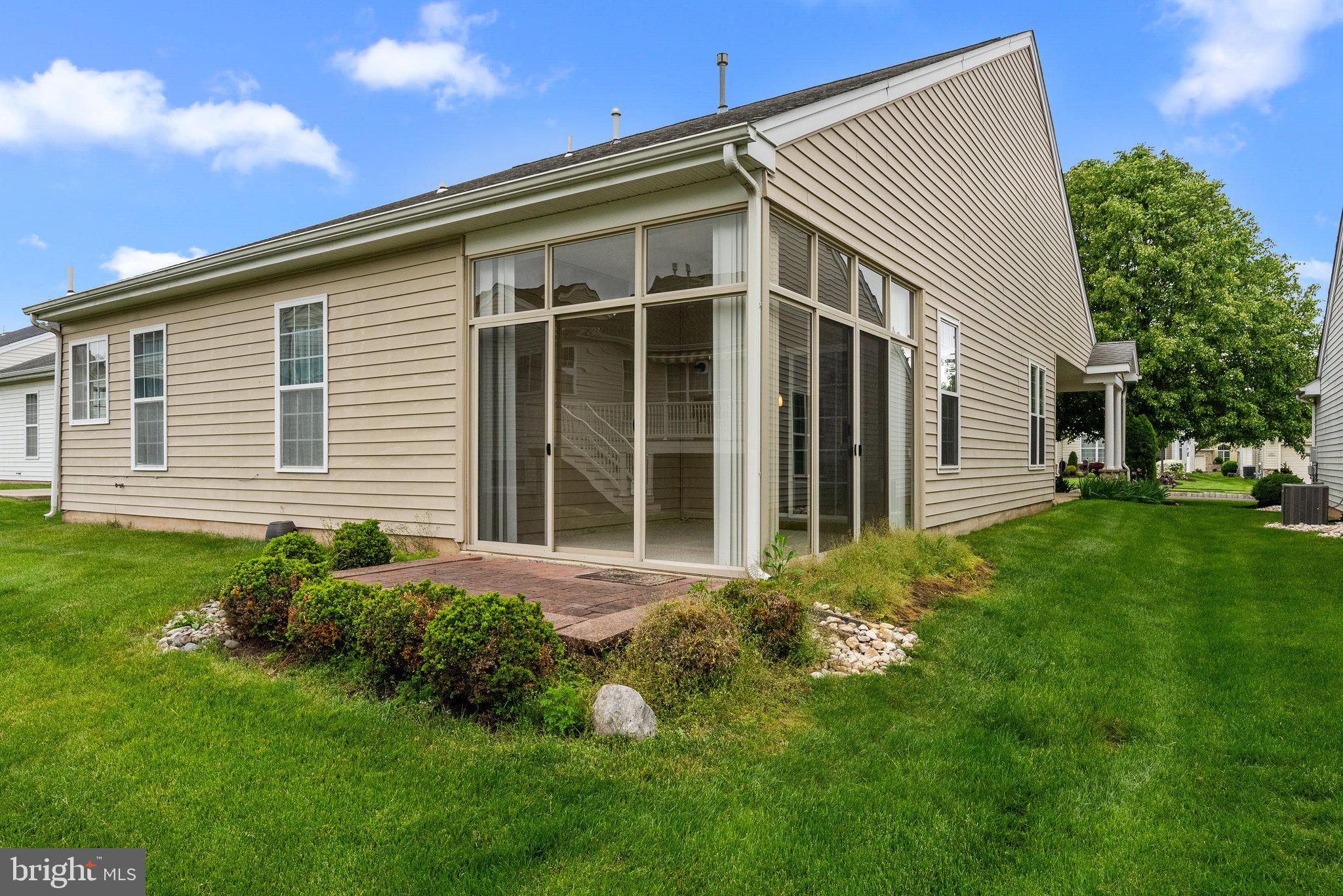 HERITAGE CR ESTS - Residential