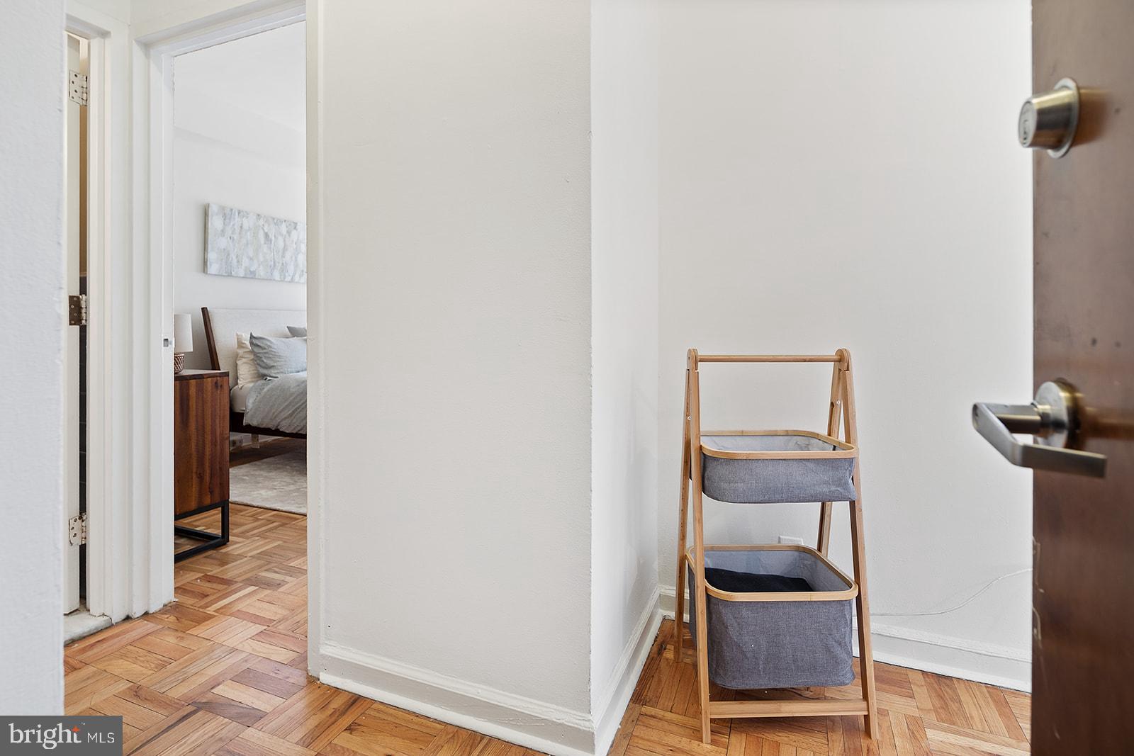 ART MUSEUM AREA - Residential Lease