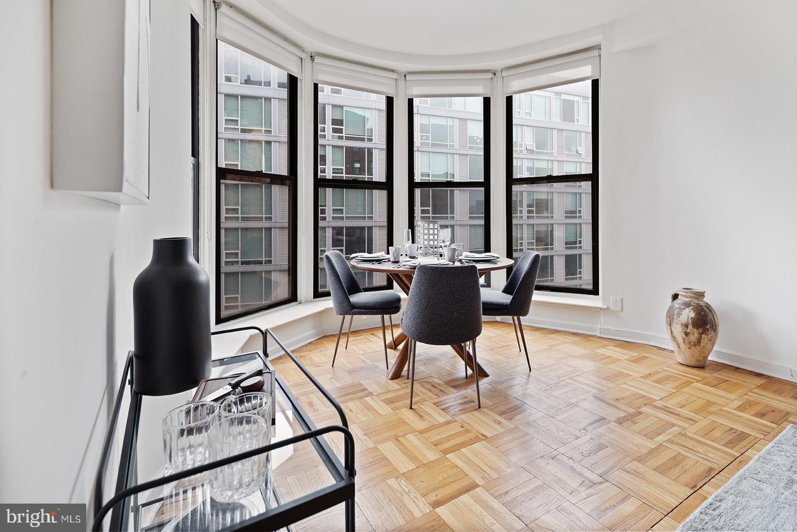 ART MUSEUM AREA - Residential Lease