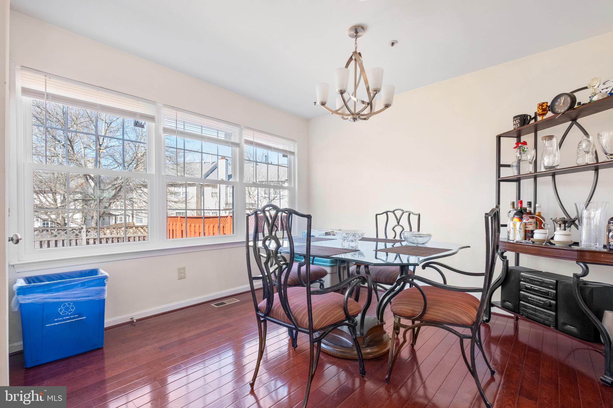 FLOWER HILL - Residential