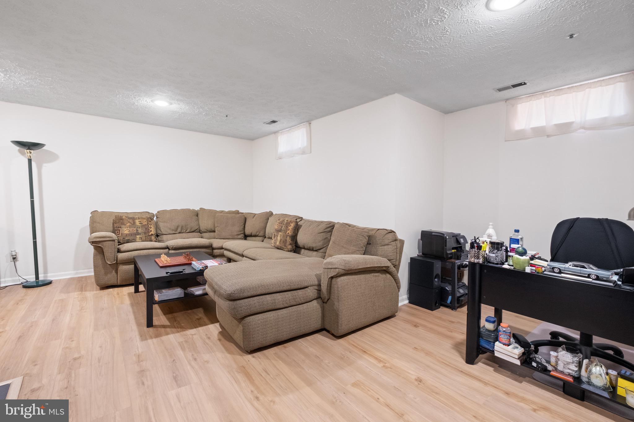 FLOWER HILL - Residential