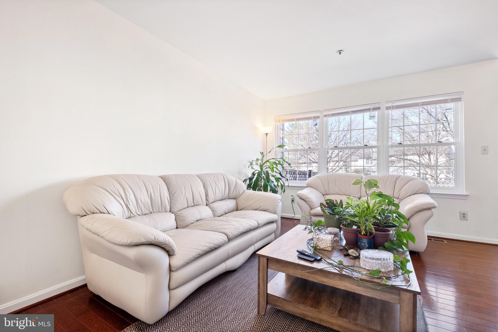 FLOWER HILL - Residential