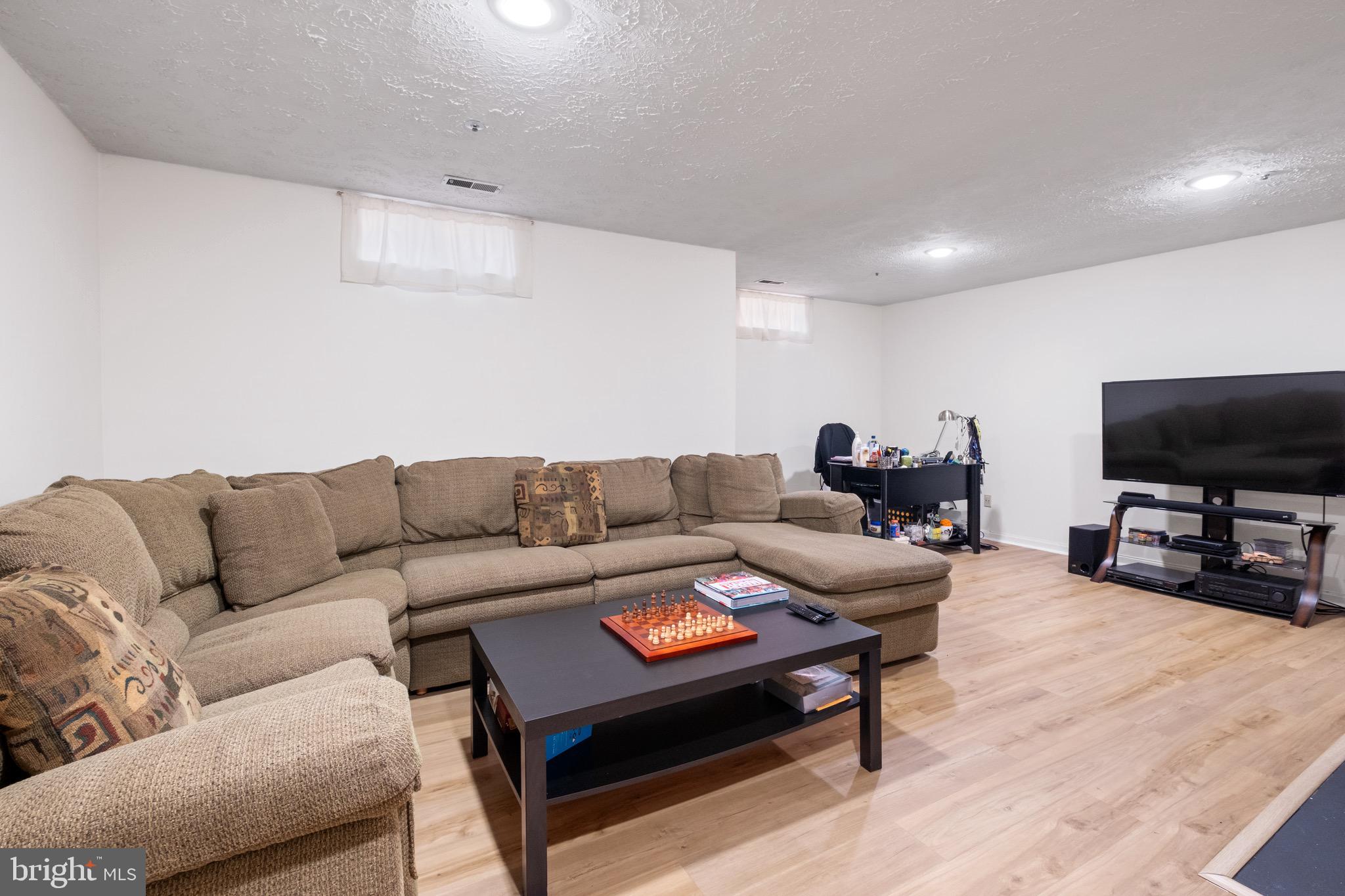 FLOWER HILL - Residential