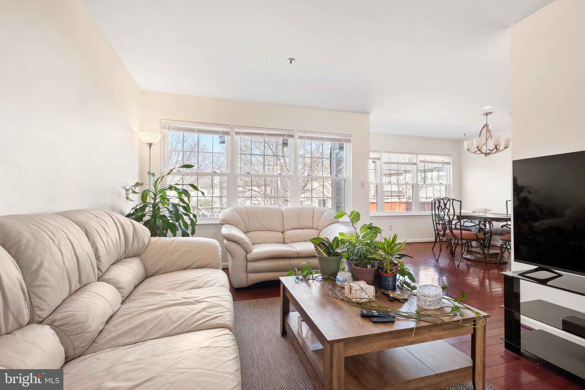 FLOWER HILL - Residential