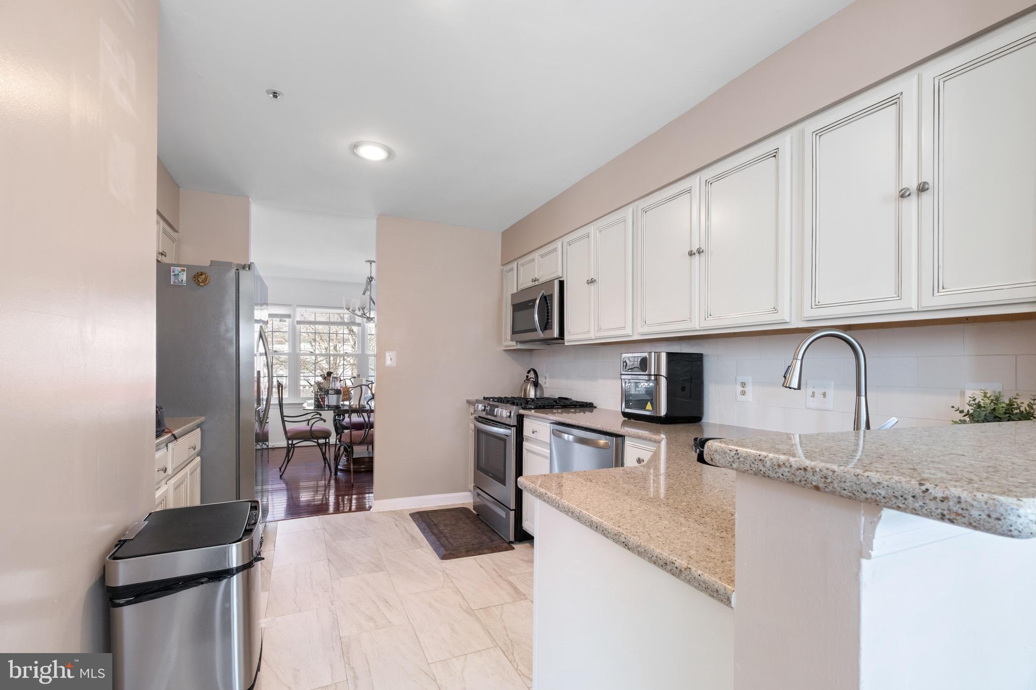 FLOWER HILL - Residential