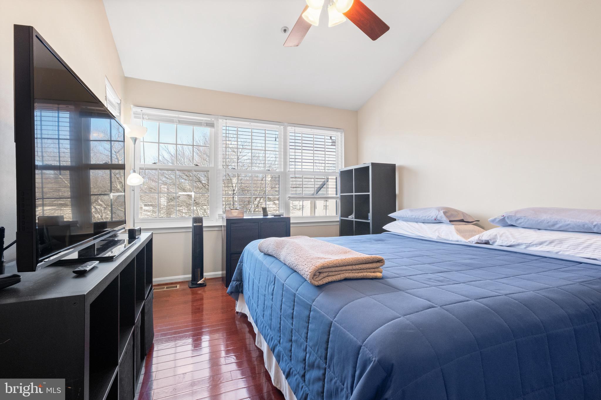 FLOWER HILL - Residential